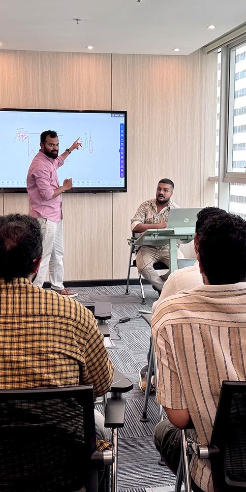 Mentor teaching a live class